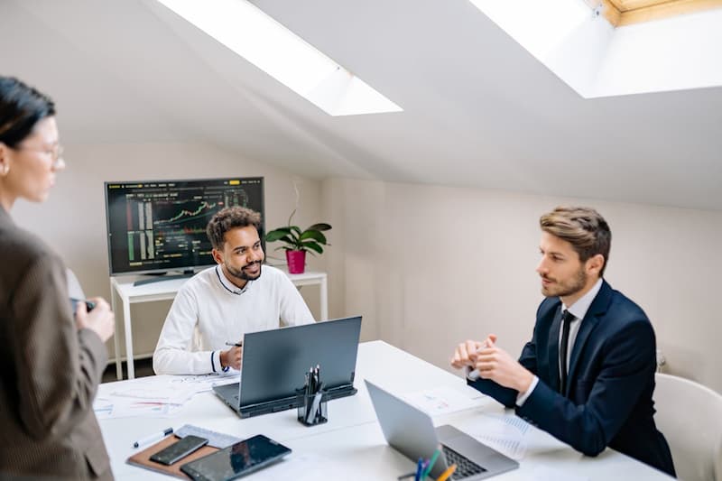 Des responsables d'une prop firm